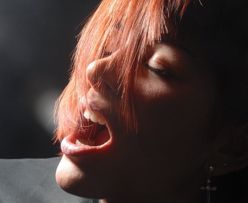 ボーカル・ボイストレーニングの知識 カンニングブレスってなに？ やり方やコツを解説！｜ボーカルスクールVOAT イメージ