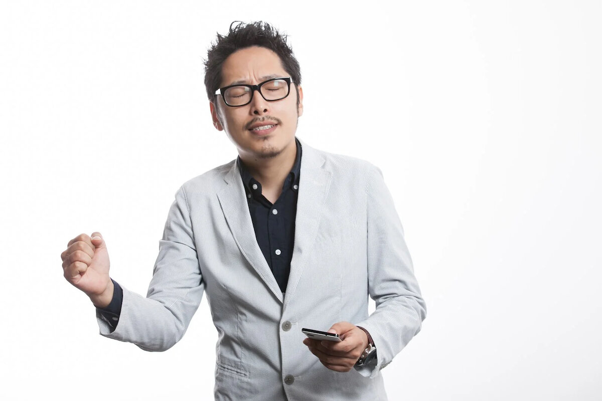 ボーカル・ボイストレーニングの知識 低音域が得意な男性におすすめの曲3選！｜ボーカルスクールVOAT イメージ