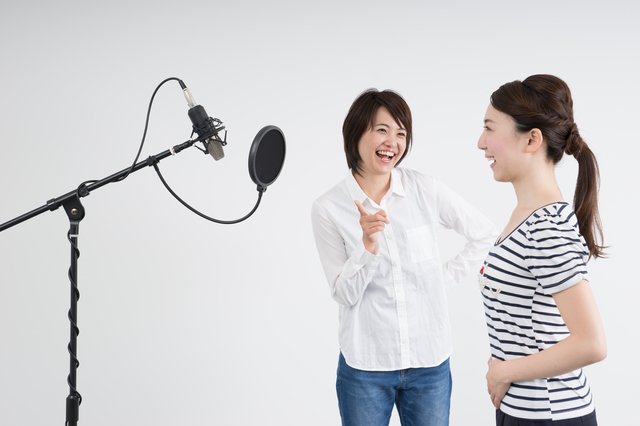 ボーカル・ボイストレーニングの知識 【ボイストレーニング】喉を開く発声とは イメージ