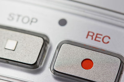 ボーカル・ボイストレーニングの知識 【ボイストレーニング】自分の歌を録音して練習しよう イメージ