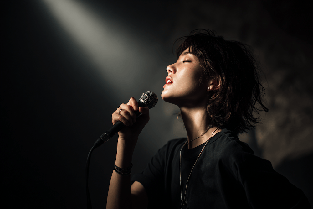 ボーカル・ボイストレーニングの知識 AI時代にこそ必要な「歌う力」｜機械と人のちょうどいい関係｜ボーカルスクールVOAT イメージ